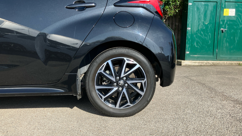 Toyota Yaris 1.5 Hybrid Design 5dr CVT [Nav] Hybrid Hatchback